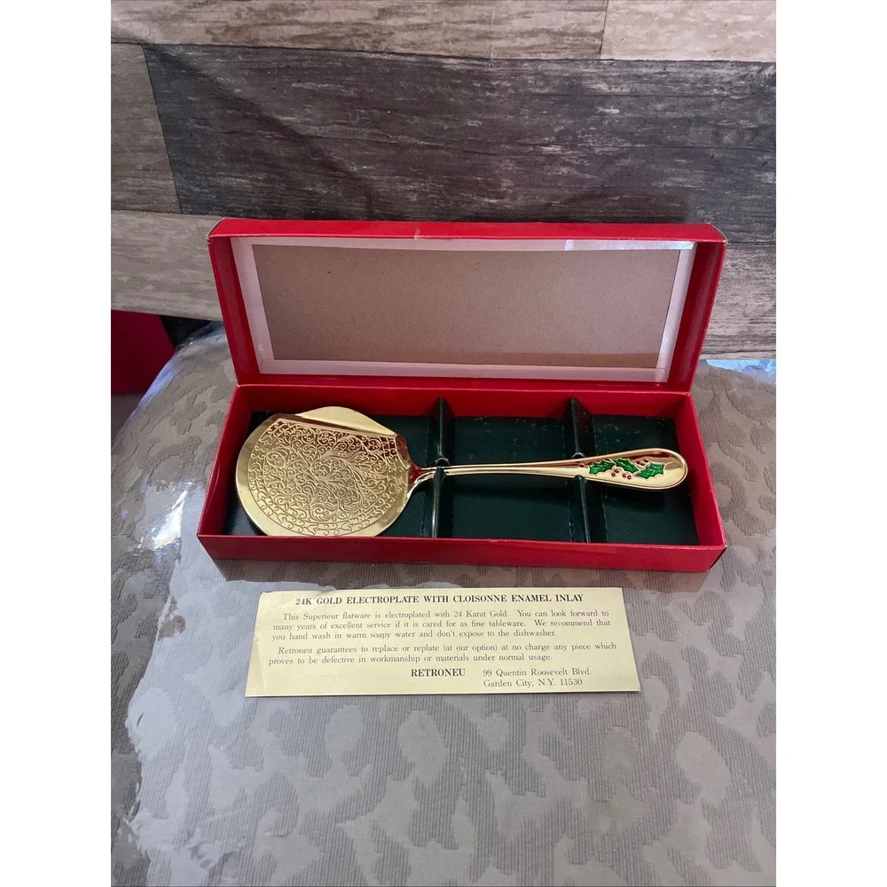 Retroneu 24K Gold Electroplate Pie Cake Server Cloisonne Holly Berry Christmas
